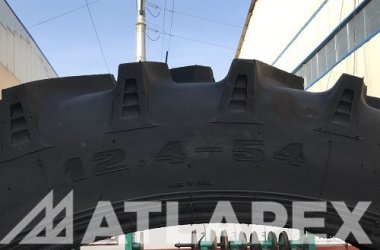 Agricultural Tire 12.4-54 R-1 Application for Spraying Machine And Cotton Picking machine 